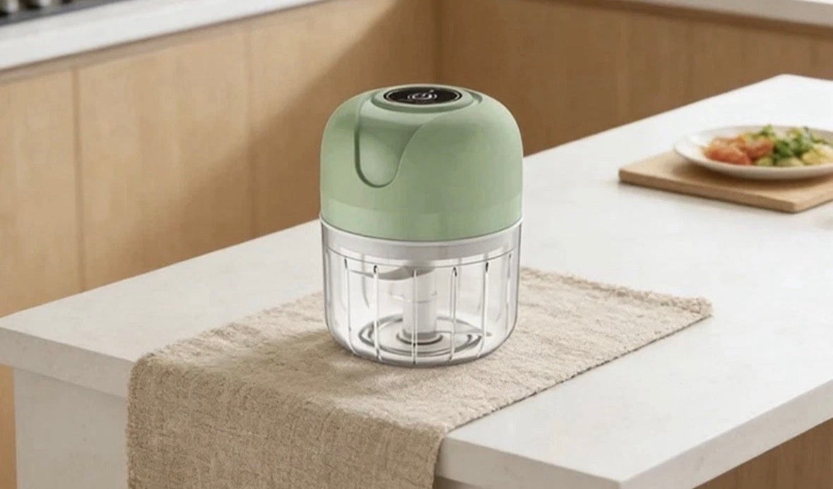 Electric Mini Garlic Chopper, Cordless Portable Food Processor, 250ml Blender (8129)